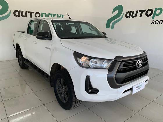 TOYOTA HILUX 2.8 D-4D TURBO DIESEL CD SR 4X4 AUTOMÁTICO